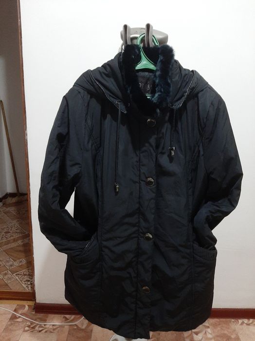 Продам зимние куртки