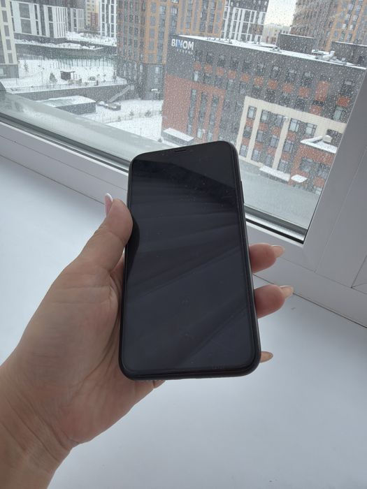 Iphone 10 XR б/у отличное состояние