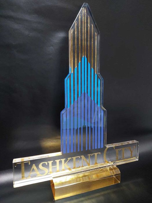 стеклянные награды статуэтки кубки сувениры