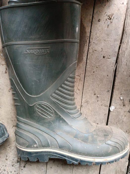 Сапоги шахтёрские новые.