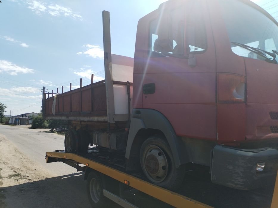 Vând de piese Nissan Atleon de piese