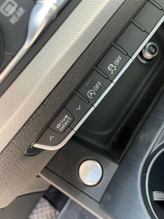 На части Audi A4 b9 8w седан 2018г 2.0tdi cod Det 190кс автомат шибидах кожен салон
