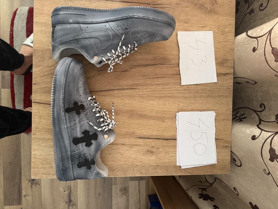 Adidasi nike.
