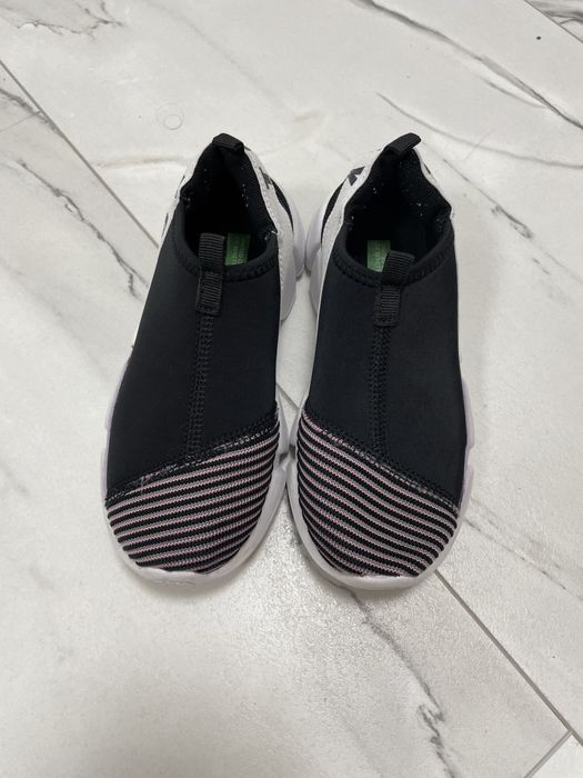 Обувки Бенетон черни