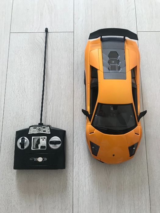 Masinuta Lamborghini cu telecomanda.