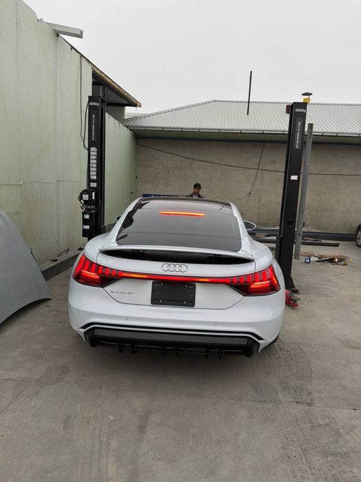 audi e tron gt perfomance 2024  bunaqasi 1 ta