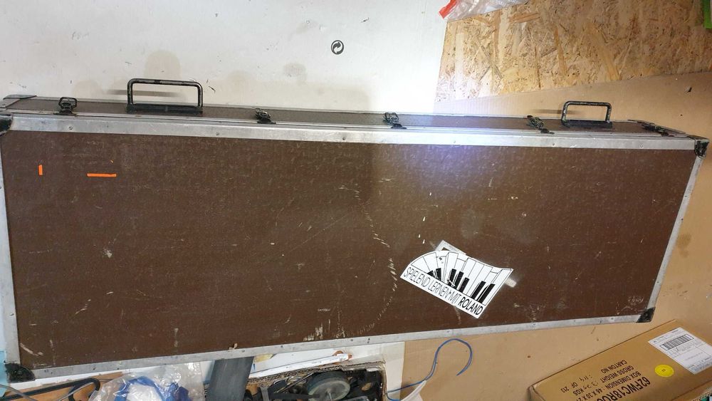 Pret fix, Flight case/cutie/lada orgă