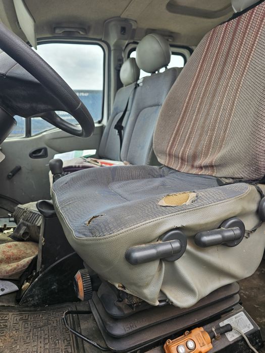 Vand sau dezmembrez renault Mascott  6.5t 2.8 150cp 6 trepte 
Basculabil pe spate de fabrica 
Cauciucuri bune 
Instalație AC
Scaun șofer cu perna aer