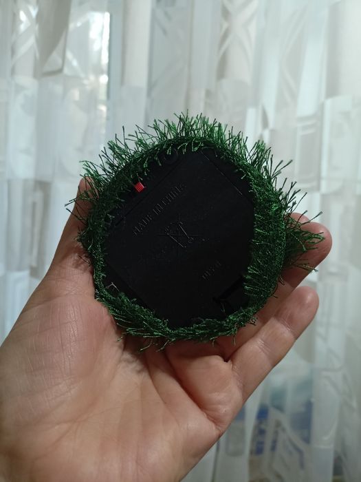 Ёлочки для вашего дома , одно из ниток сделанна руками , одна поющая