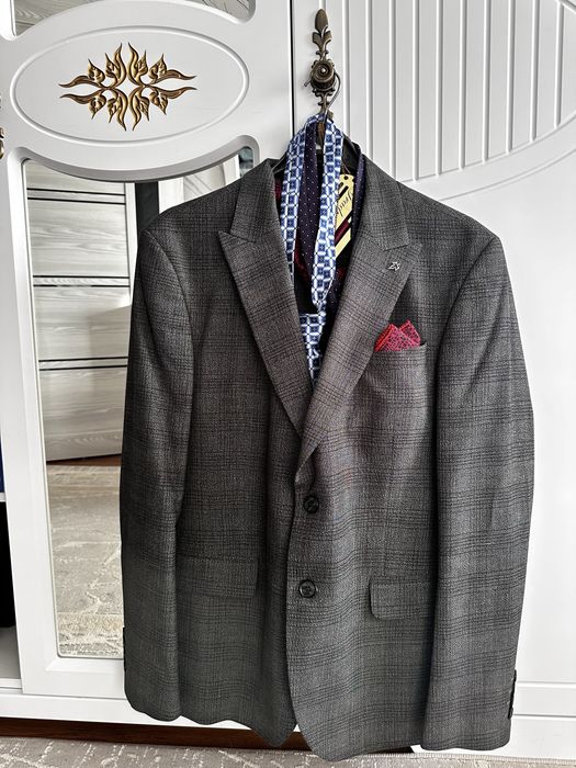 Костюм тройка