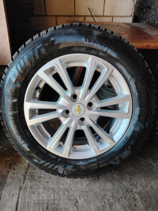 Продам новые зимние шины с дисками