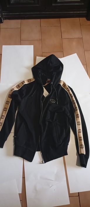 Gucci Екип Екипи и Шапки