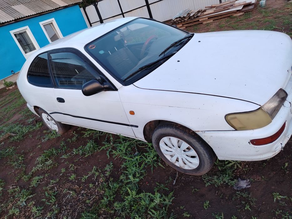 Тойота корола е100