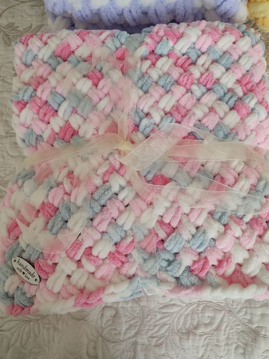 Детско одеяло ръчно изплетено