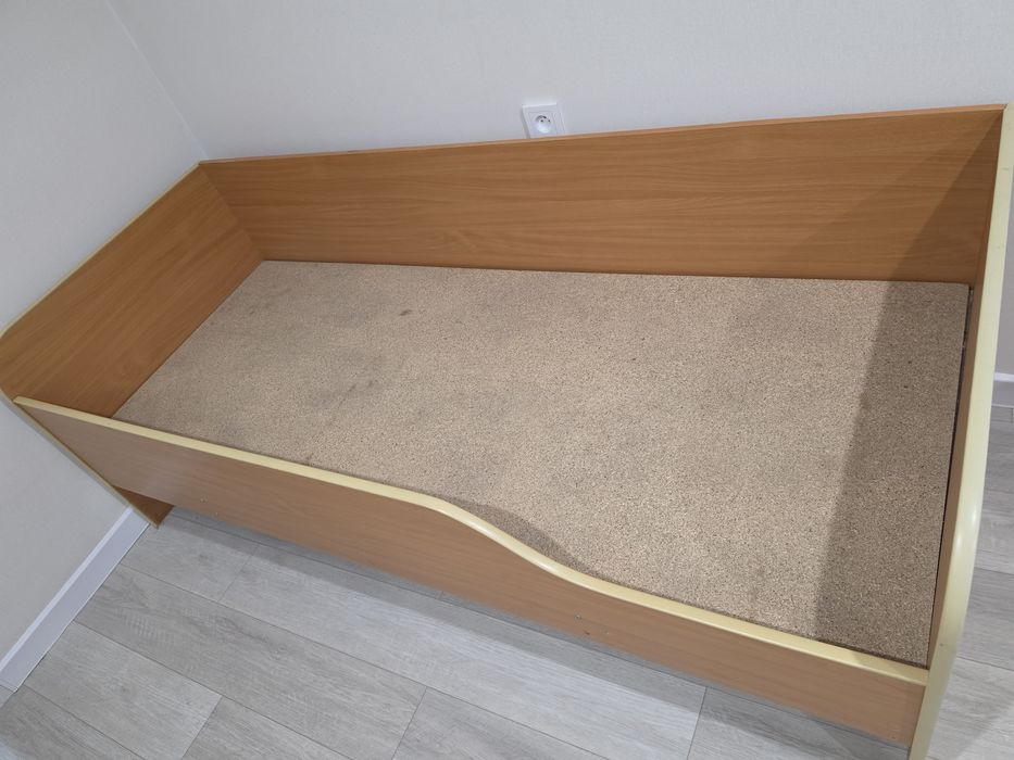 Продам односпальные  кровати