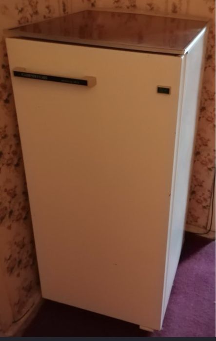 Продается холодилник Саратов работает идеально