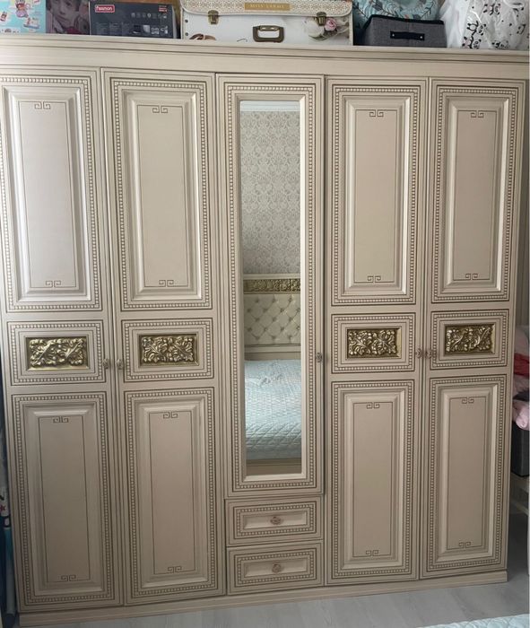 Продам спальный гарнитур