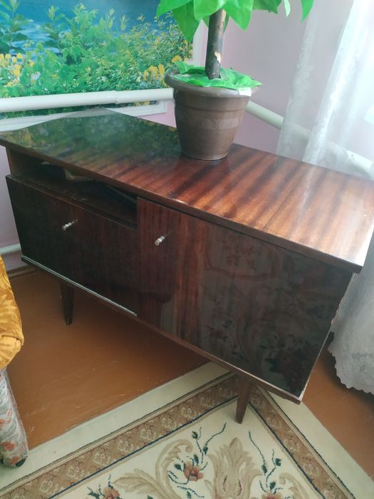 Тумба под телевизор