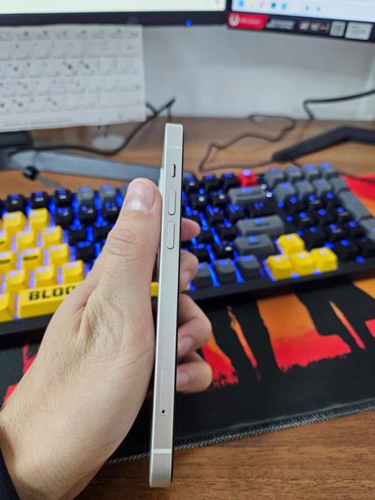 Iphone 12 белый в идеальном  состоянии