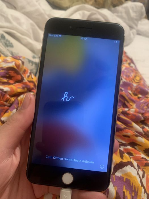 ПРОДАМ АЙФОН 7+ срочно