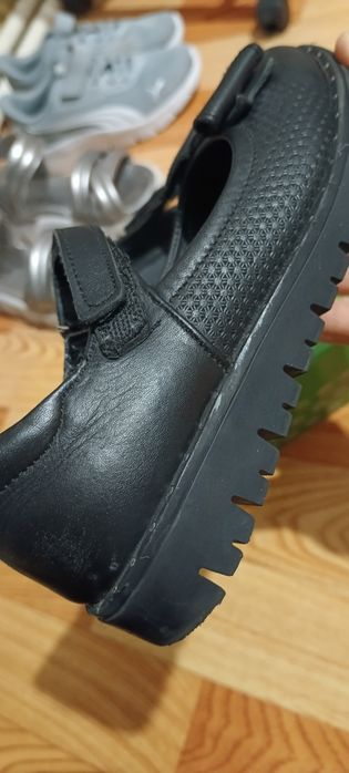 Продам туфли для девочек