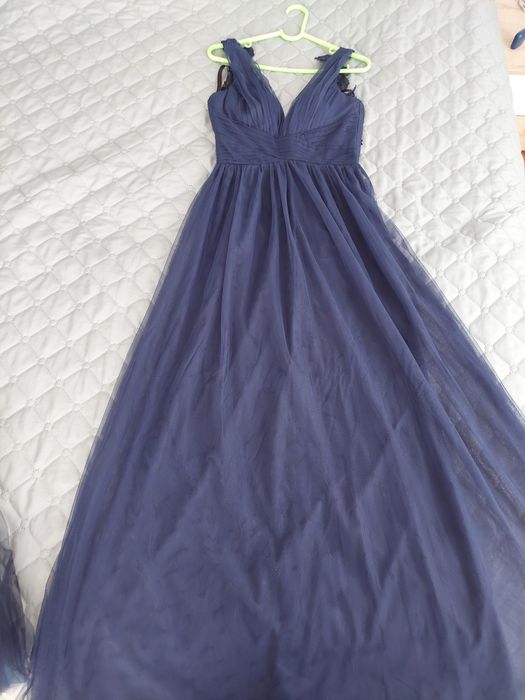 Продавам официална рокля !