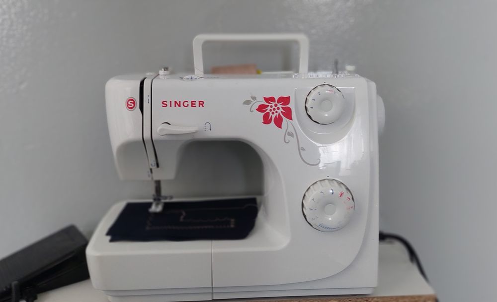 Masina. cusut  gritzne.  Ricaccar Graifar rotativ. Și singer 8280.