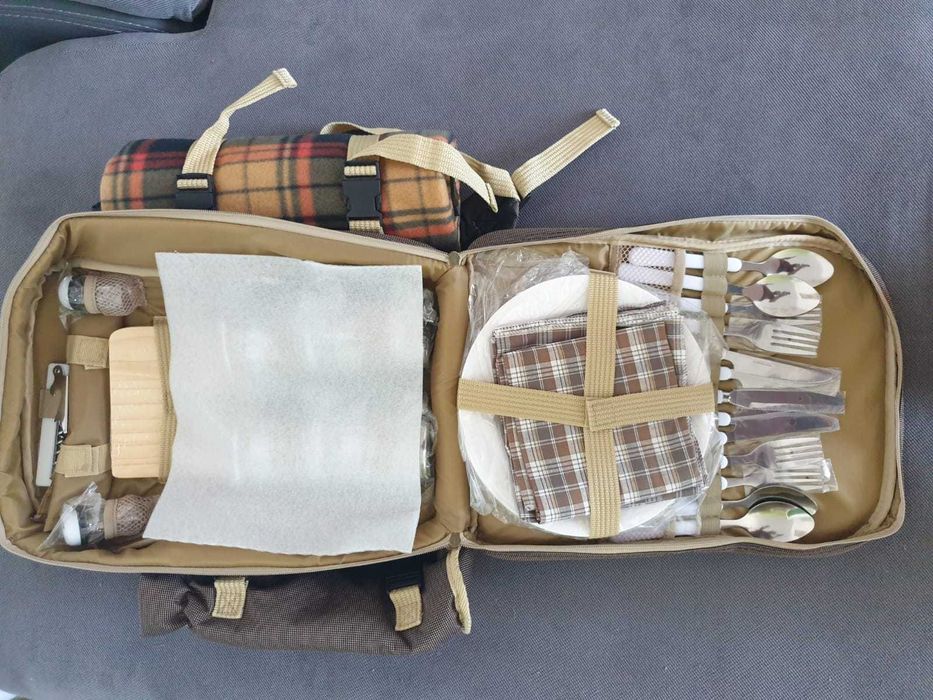 Rucsac picnic cu accesorii pentru 4 persoane, Nou