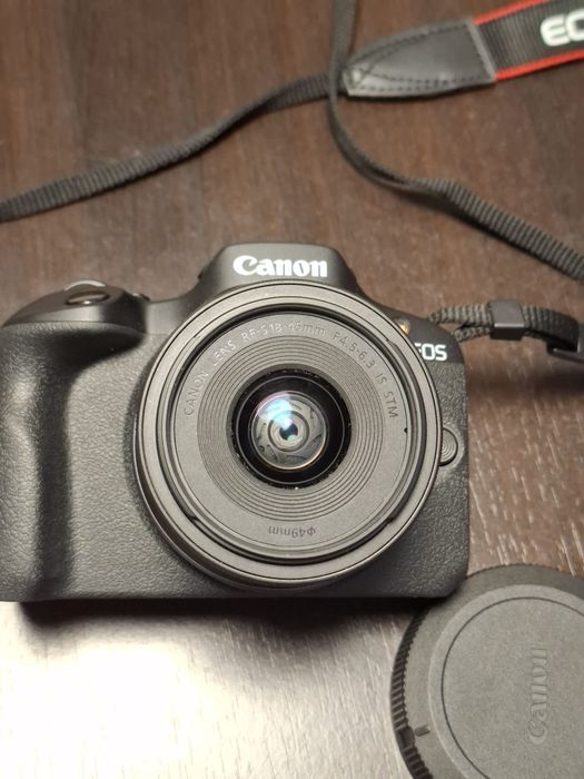 Camera foto Canon R100 + obiectiv 18-45mm, ca nou