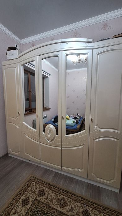 Срочно продам спальный гарнитур