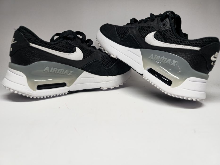 Дамски маратонки Nike Air Max SYSTM, 38 номер(24 см), нови