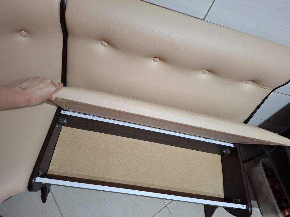 Vand canapea  coltar  de bucatarie 850 lei impecabil