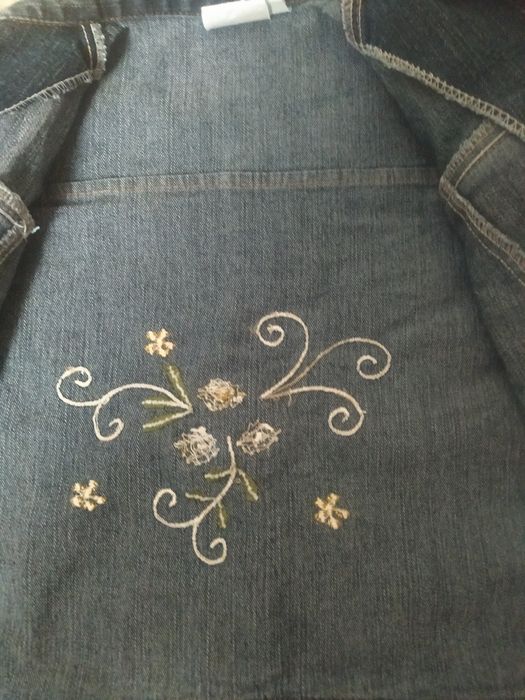 Продам курточки на мальчика и девочку