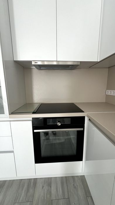 Дава се под наем Тристаен апартамент в Варна, Бриз - 90 кв.м за 900 € - Снимка #3