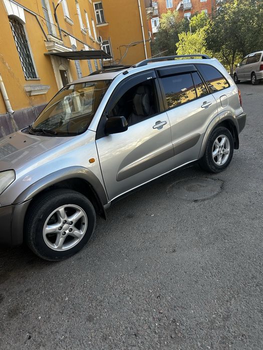 Toyota RAV4, 2001