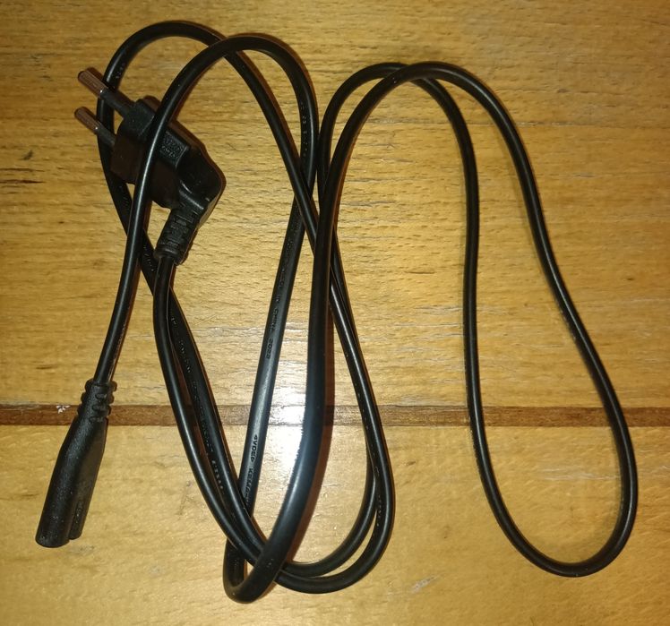 Продам сетевой кабель питания с разъемом IEC C7 восьмерка