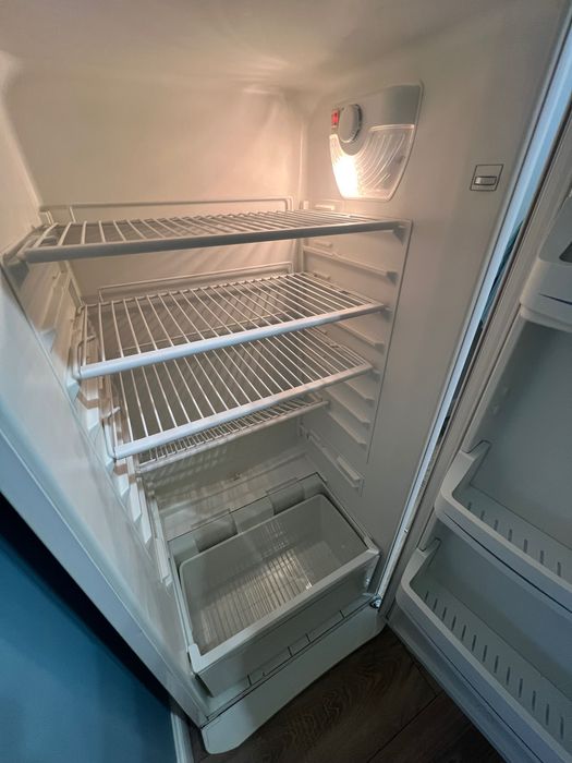 Холодильник vestel