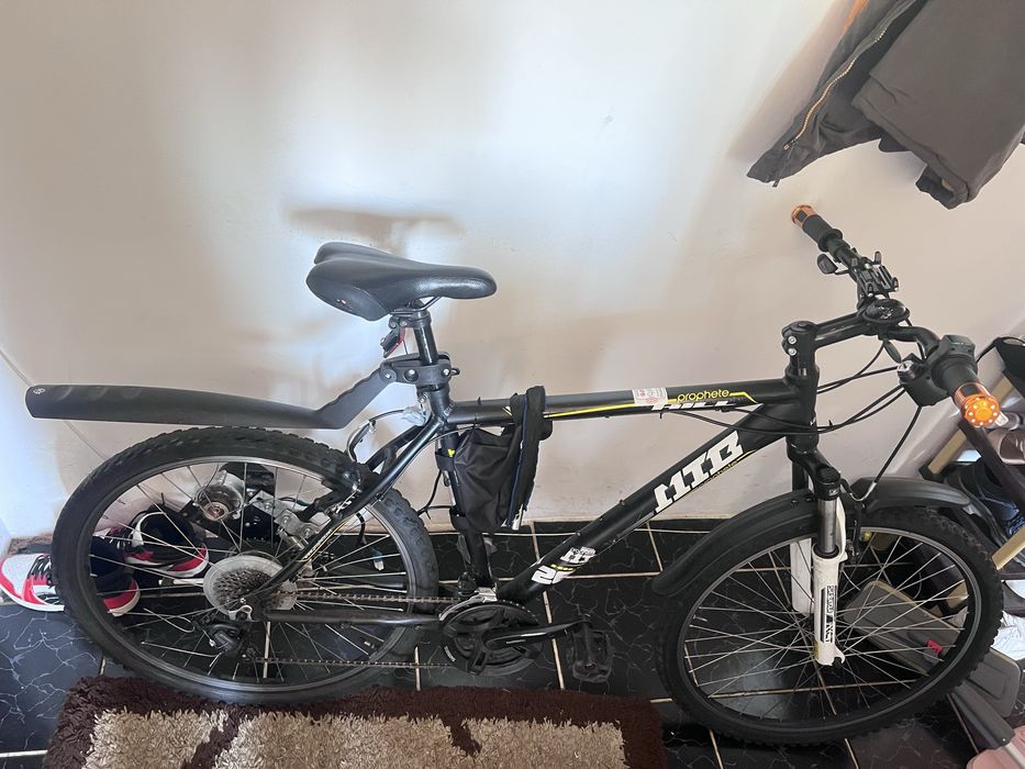 Bicicleta cu motor electric