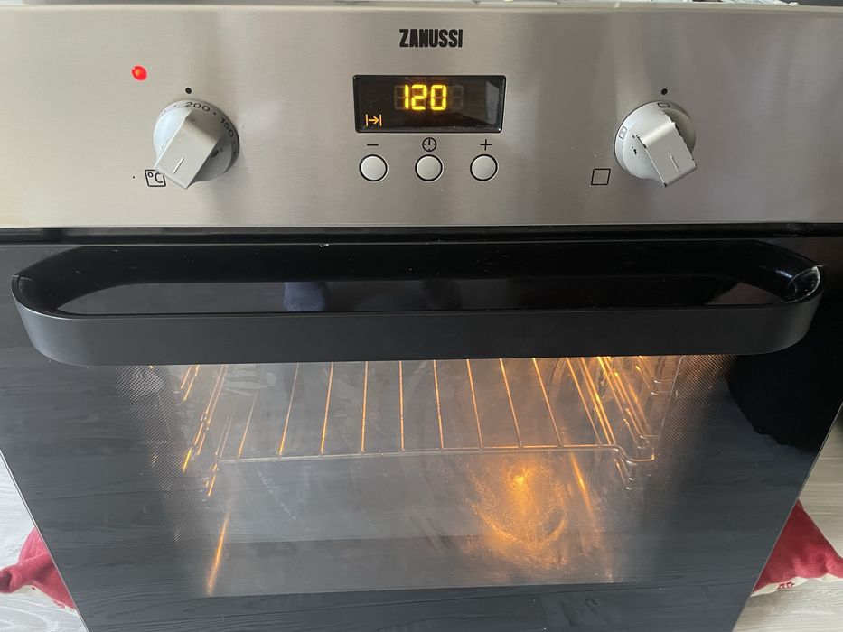 Cuptor electric Zanussi