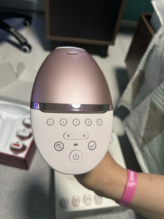 Фотоепилатор Philips Lumea