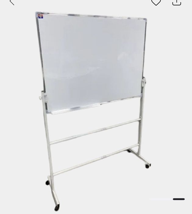 Маркерная доска (обратная сторана школная доска.                     )