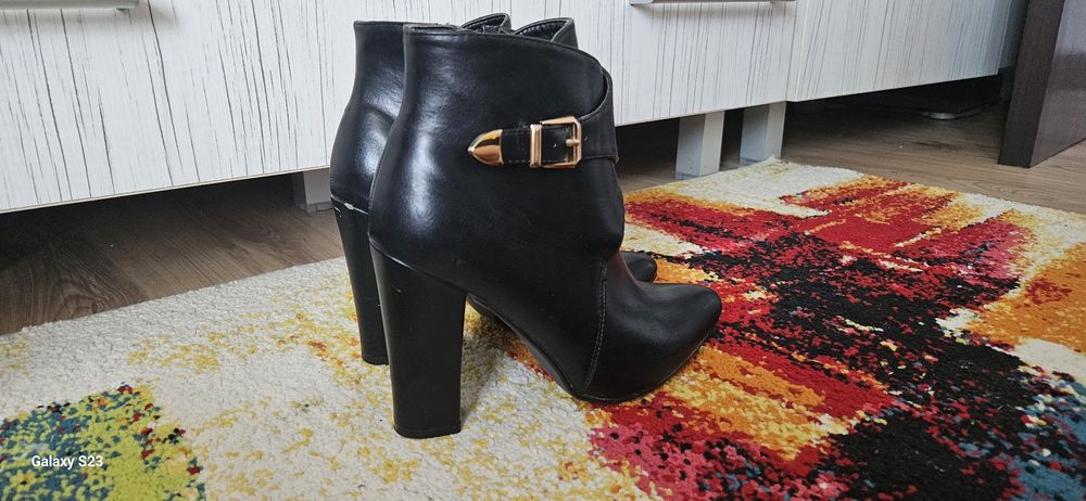 Ghete dama, marime 38