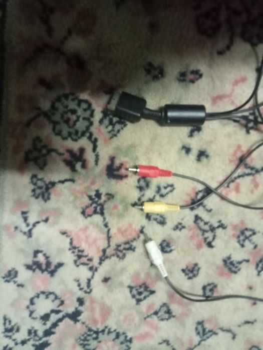 Vând PS 1 negociabil