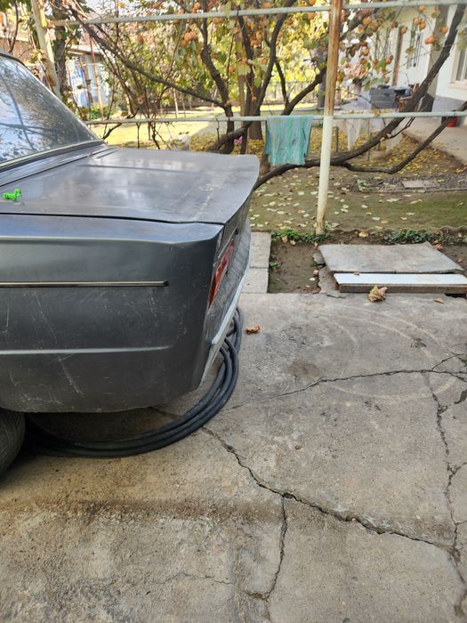 2106 jiguli sotiladi faqat naqdga