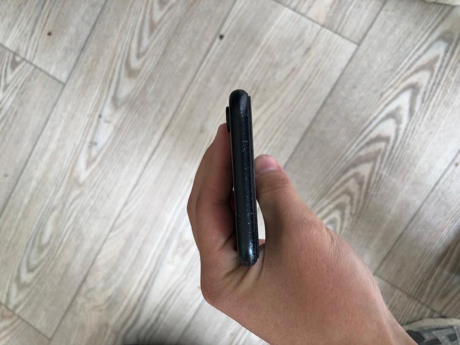iphone xr 128/74%
