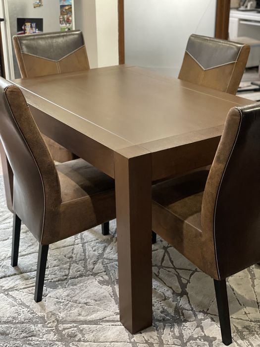 Masa extensibila si 6 scaune lemn masiv
