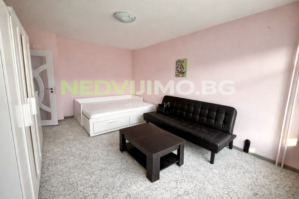 Дава се под наем Двустаен апартамент в Варна, Левски - 48 кв.м за 373.83 € - Снимка #2