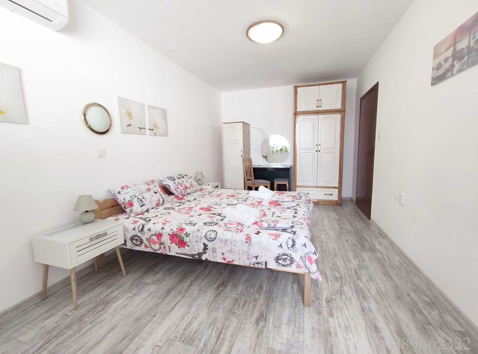 До Морска градина, двустаен за нощувки ”Плаж 1”, ж.к. Лазур, Бургас