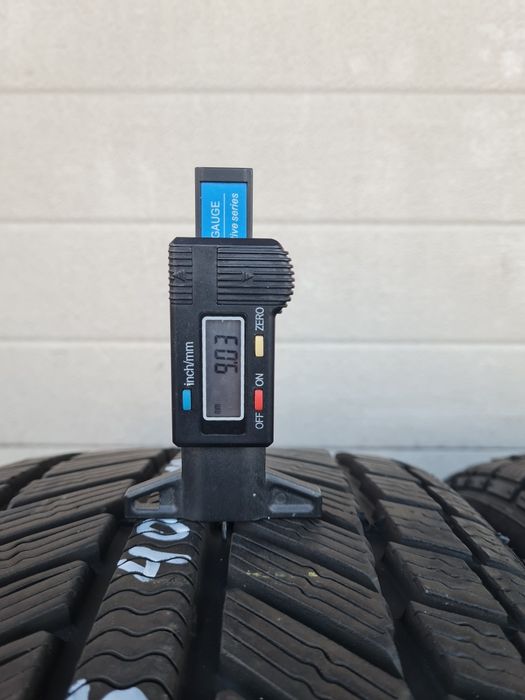 Зимни гуми 4 броя SYRON Everest1 235 40 R19 дот 2719