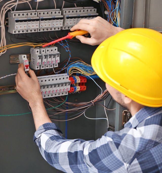 Electrician autorizat – instalații electrice la standarde înalte!